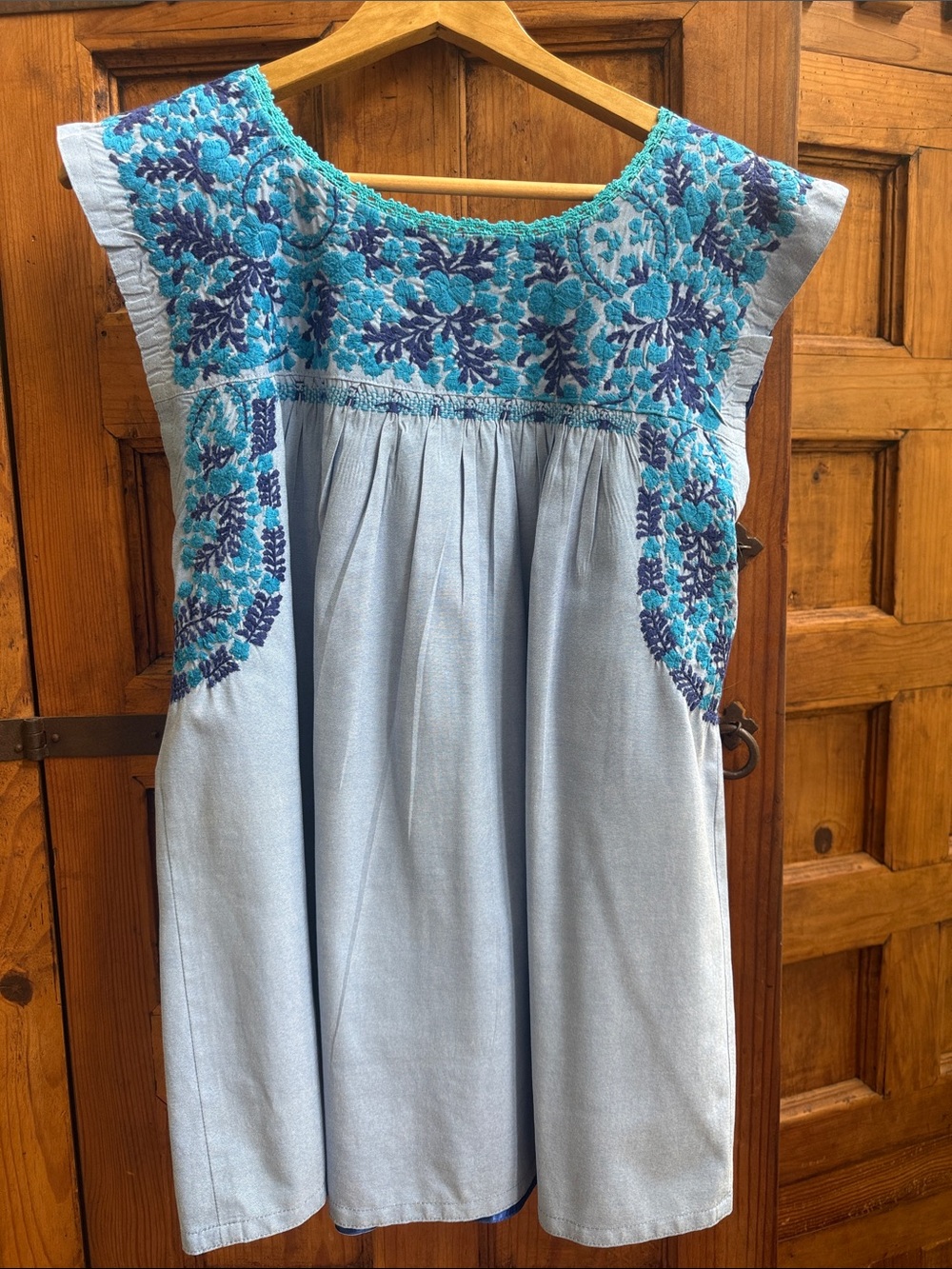 Mi Golondrina blue hand embroidered top size large - Picture 6 of 6